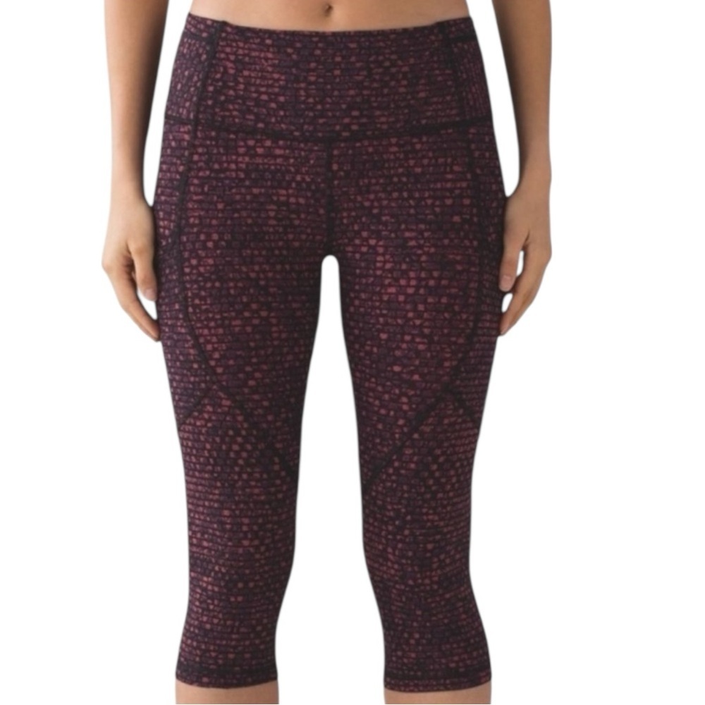 Lululemon Outrun 17" Crop Shatter Weave Dust  SZ 8